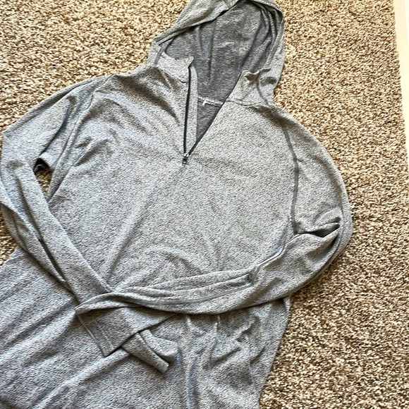 Lulu lightweight pullover